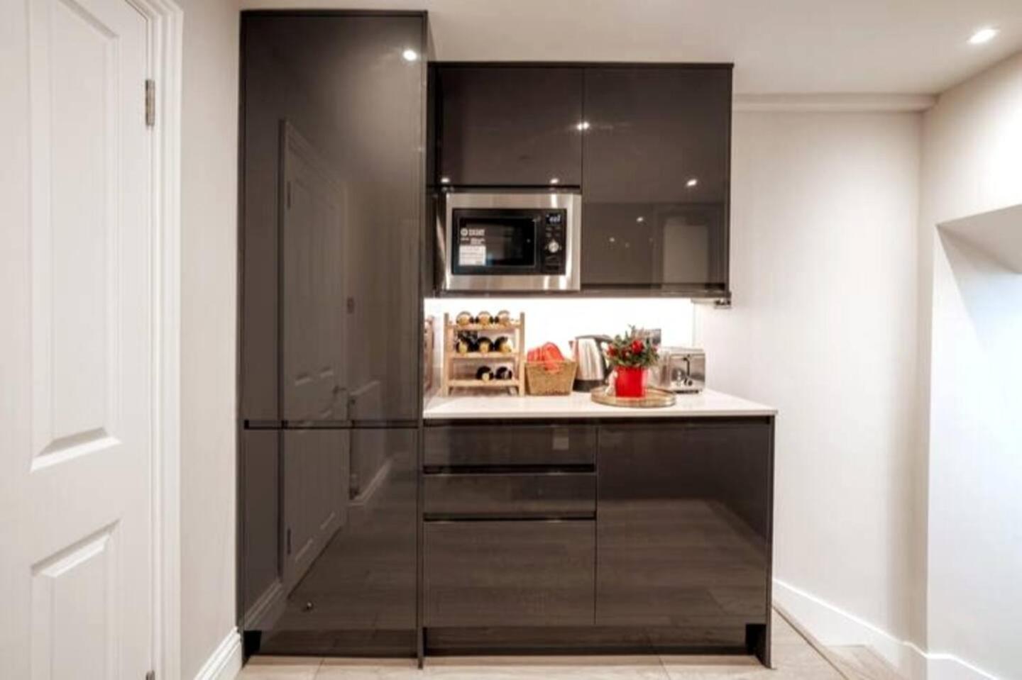 Niru Experience Jewel Of Ifield Road Appartement Londen Buitenkant foto
