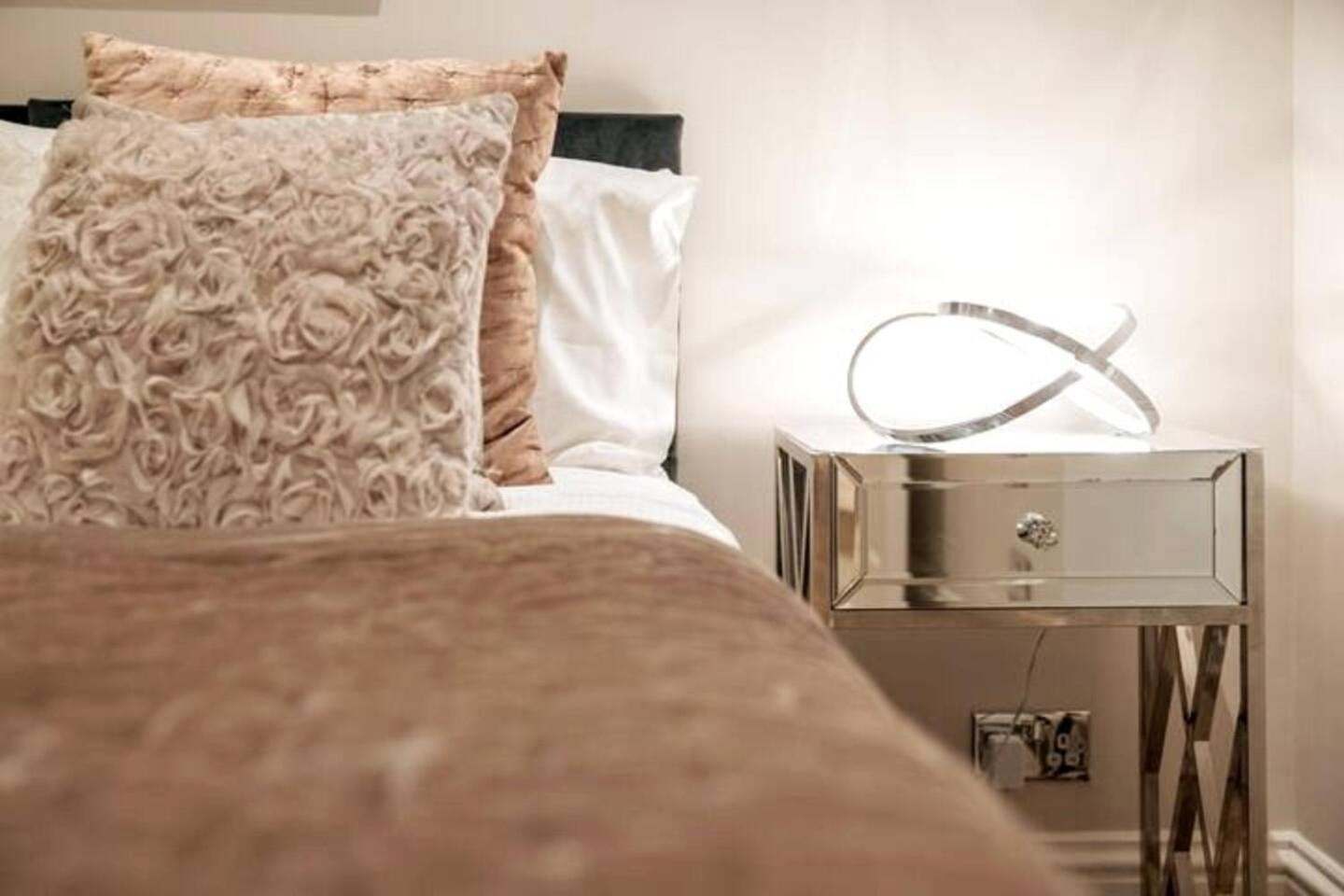 Niru Experience Jewel Of Ifield Road Appartement Londen Buitenkant foto